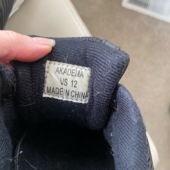 Black Athletic Softball Men's Shoes - Picture 5 of 7